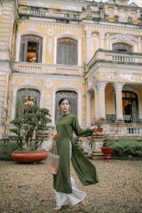 Áo dài truyền thống