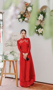 áo dài cưới gấm màu đỏ