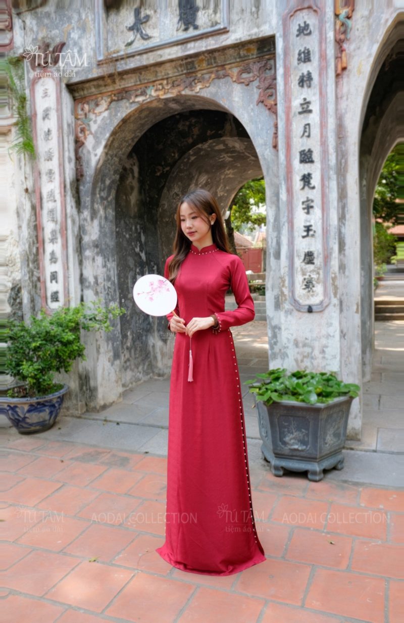 ao dai do scaled