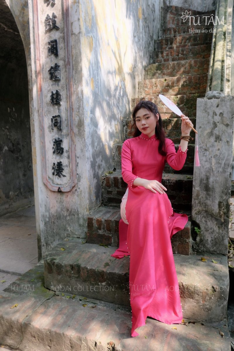 ao dai tay lo mau hong