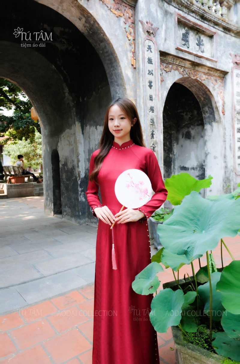 ao dai truyen thong mau do scaled