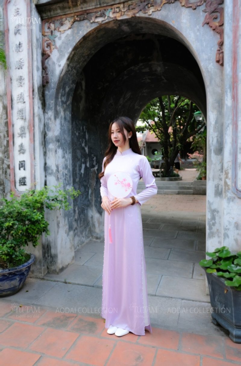 ao dai lua van go dinh ngoc trai 1