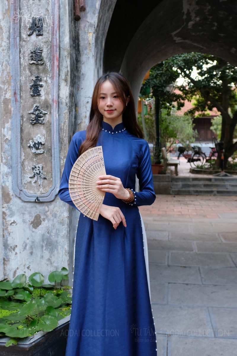 ao dai nu truyen thong lua van go 3