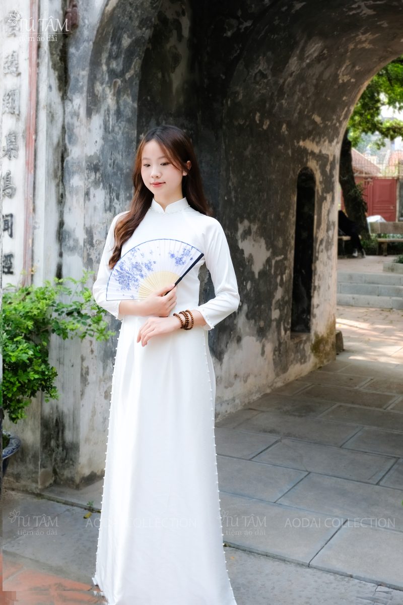 ao-dai-truyen-thong-mau-trang