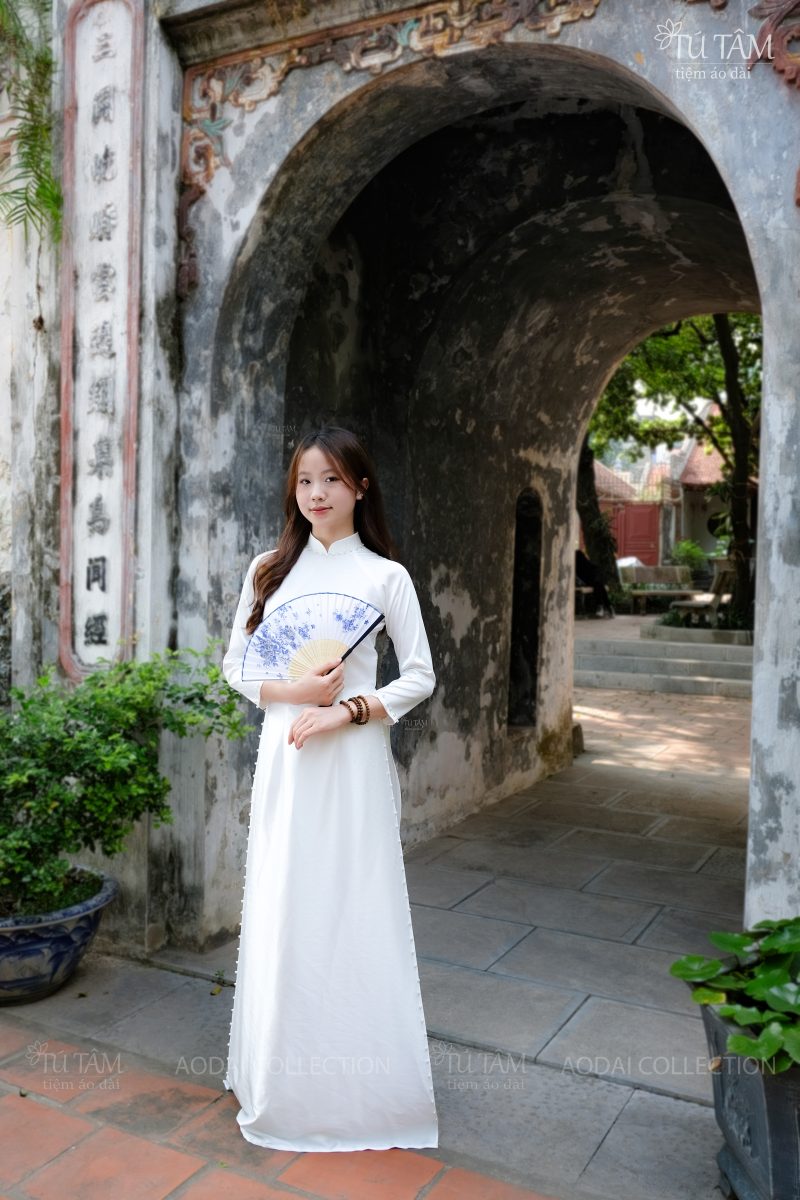 ao-dai-truyen-thong-mau-trang