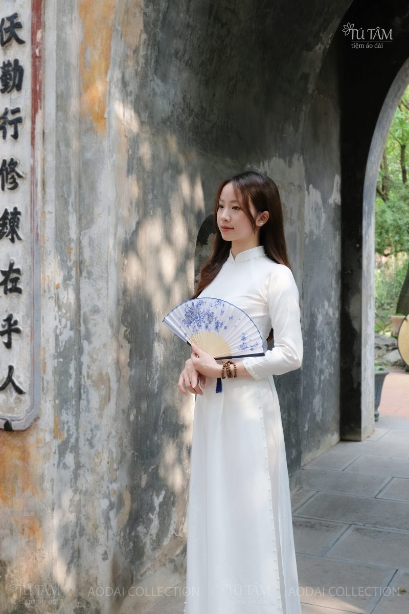 ao dai truyen thong mau trang 8 scaled