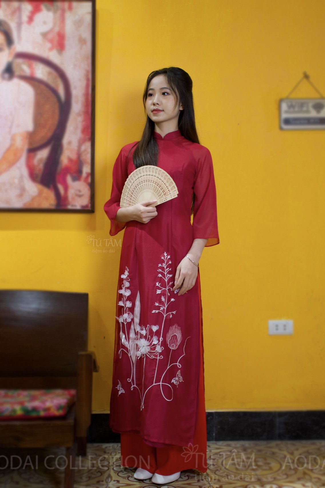 Áo Dài Cách Tân Nữ Dáng Suông Tay Lỡ Trẻ Trung Màu Đỏ 2 ao-dai-cach-tan-dang-suong