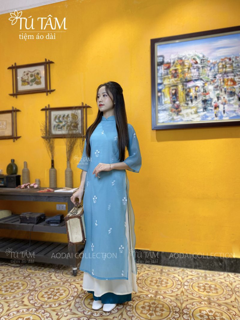 ao-dai-cach-tan-form-rong