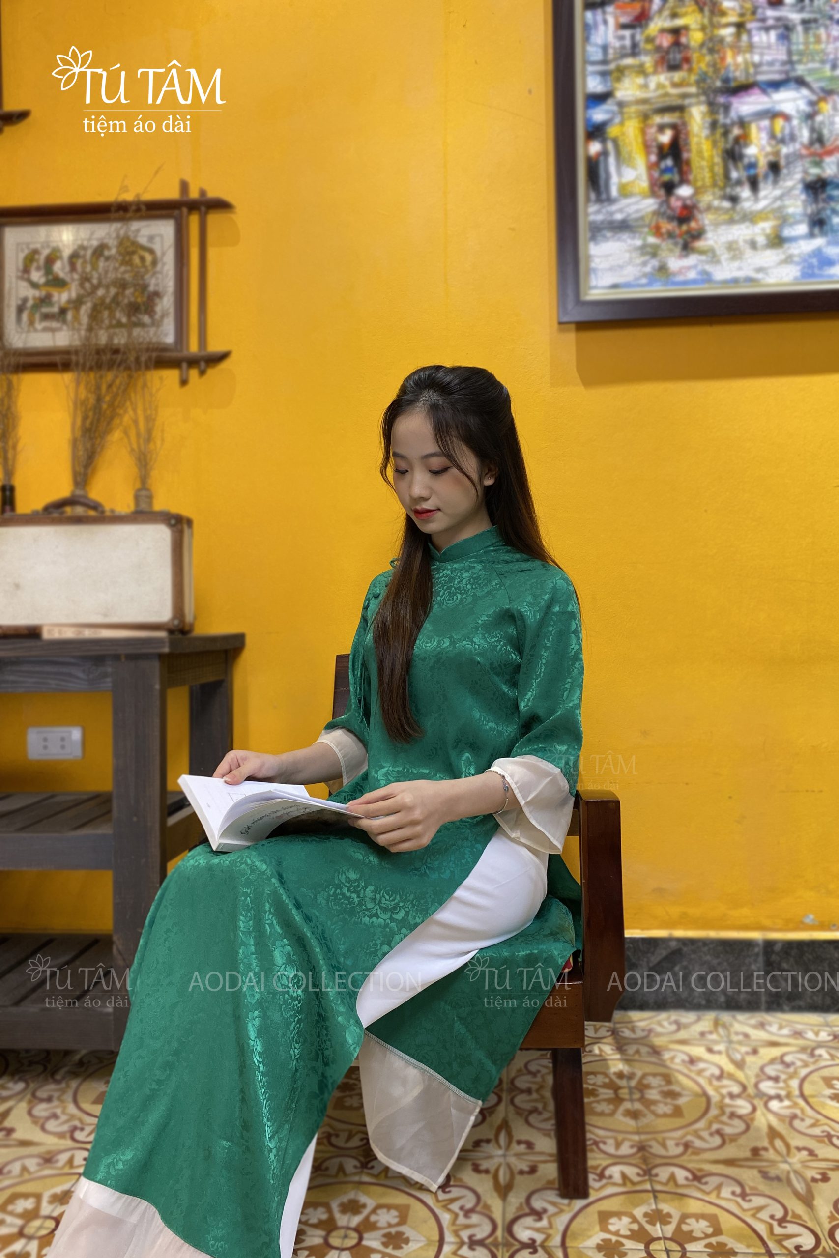 ao-dai-cach-tan-tay-lo-tre-trung