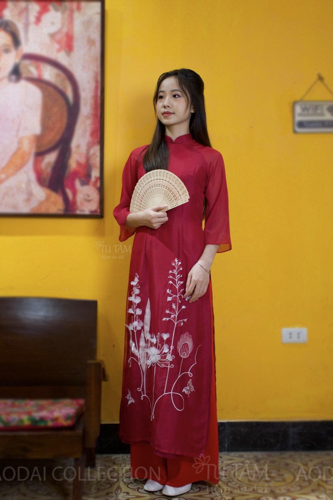 Áo Dài Cách Tân Nữ Dáng Suông Tay Lỡ Trẻ Trung Màu Đỏ 1 ao-dai-cach-tan-tre-trung