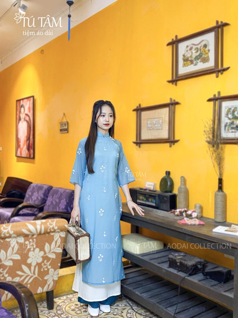ao-dai-cach-tan-voi-quan-ong-rong